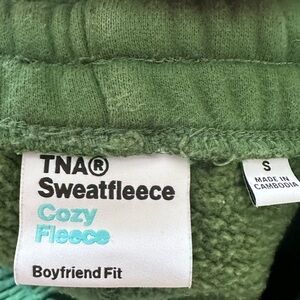TNA Cozy fleece emerald Green boyfriend sweatpants